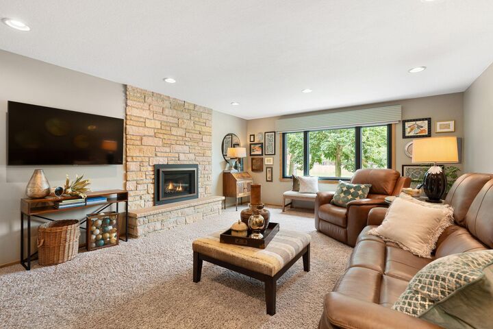 Property Photo: 406 Ridge Circle MN 56007