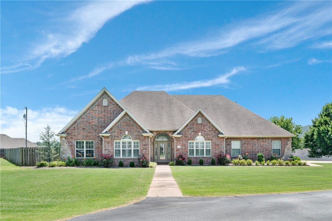 Property Photo:  1546 S Roberts Road  AR 72701 