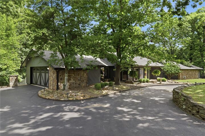 Property Photo:  105 E Woodside Lane  AR 72756 