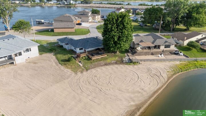 Property Photo: 2702 Annabelle Drive NE 68123