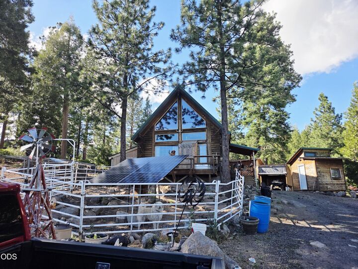 Property Photo: 31276 Seal Lane OR 97623