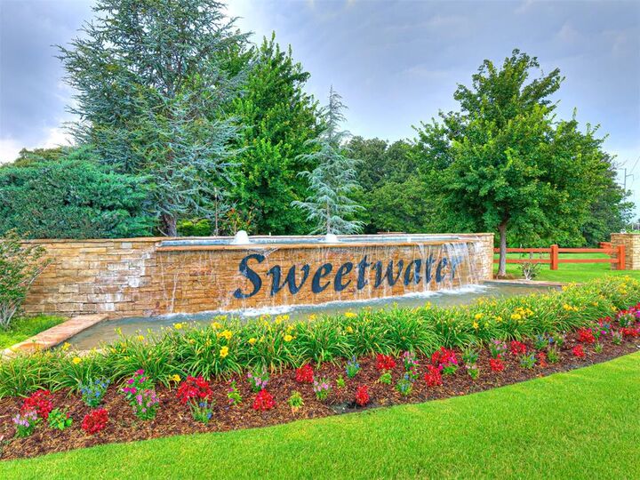 Property Photo: 9448 Lake Way Run OK 73049