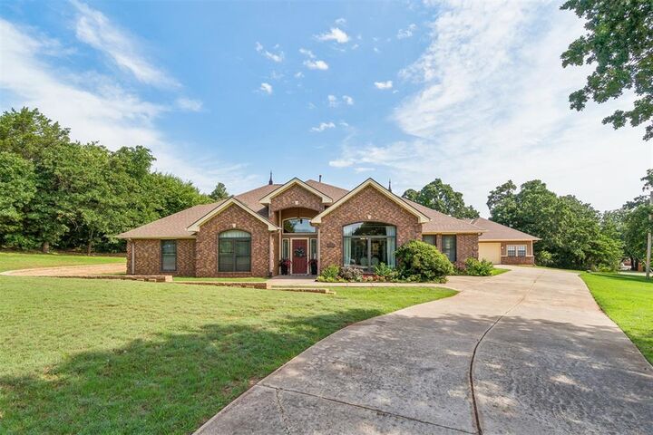 Property Photo:  515 Freedom Road  OK 73025 