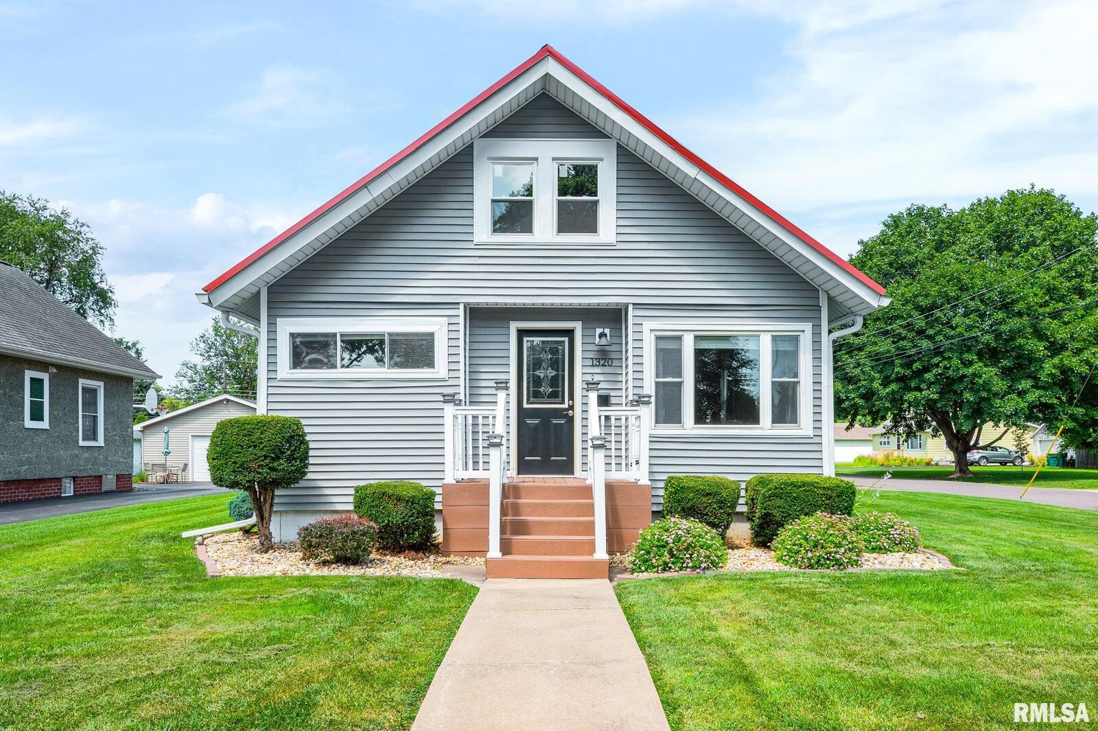 Property Photo:  1320 N Academy Street  IL 61401 