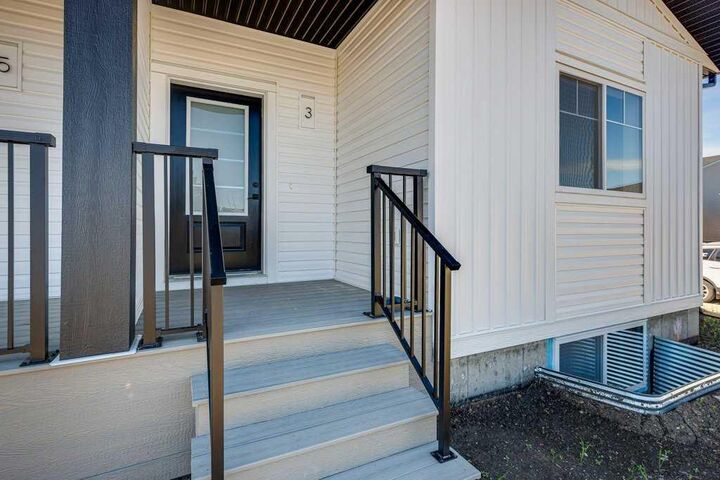 Property Photo:  3 Gray Close  AB T4S 0W4 