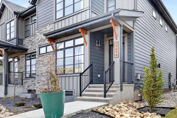 Property Photo:  7079 Rangeview Avenue SE  AB T3S 0R1 