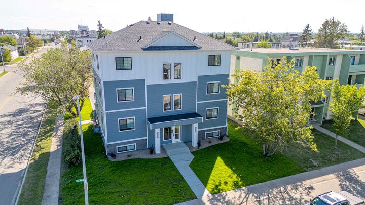 Property Photo:  10101 105 Avenue 101  AB T8V 1H3 