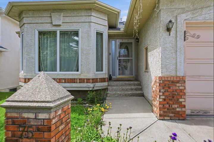 Property Photo: 75 Arbour Ridge Way NW AB T3G 3T1