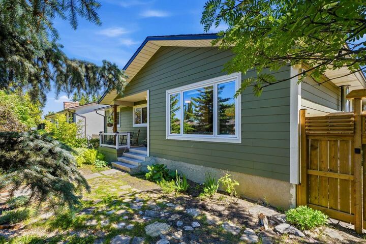 Property Photo: 1409 Idaho Street AB T0M 0N0