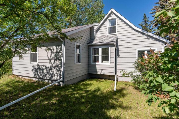 Property Photo: 235 3 Street AB T0M 1B0