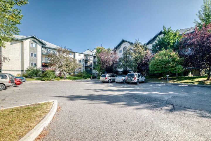 21 Dover Point SE 105 — photo 1