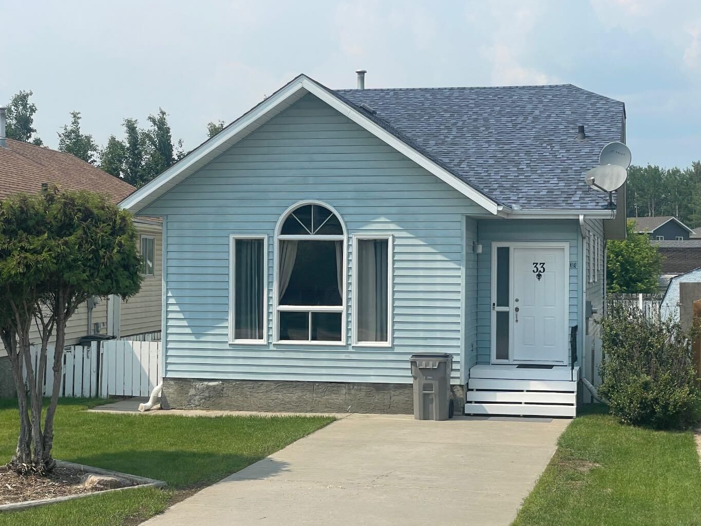 Property Photo:  33 Graham Road  AB T7S 1B7 