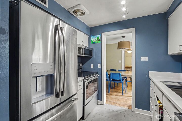 Property Photo:  3633  41st Avenue W  WA 98199 