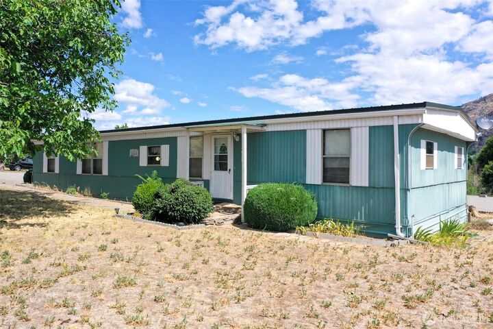 Property Photo: 406 Kendall Street WA 98849