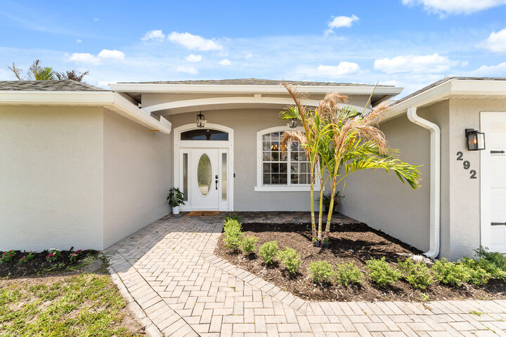 Property Photo:  292 SW Janice Avenue  FL 34953 