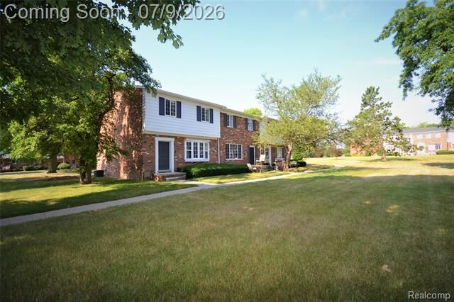 Property Photo: 559 Fox Hills Drive N MI 48304