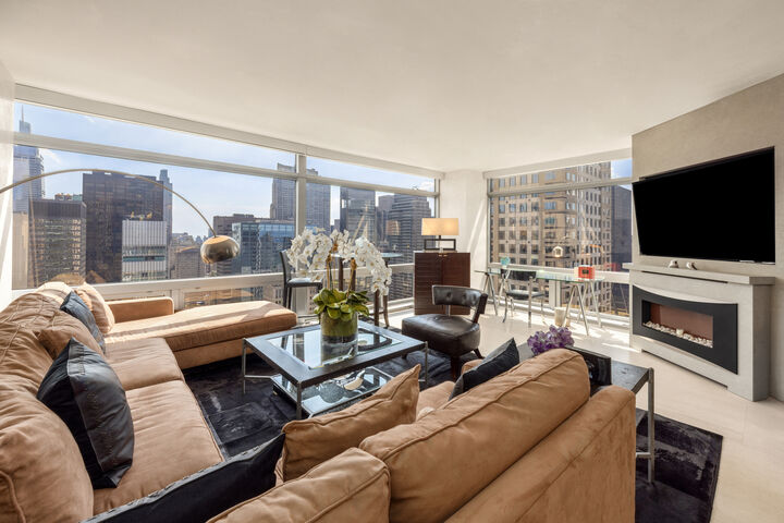 Property Photo:  721 5th Avenue 47A  NY 10022 