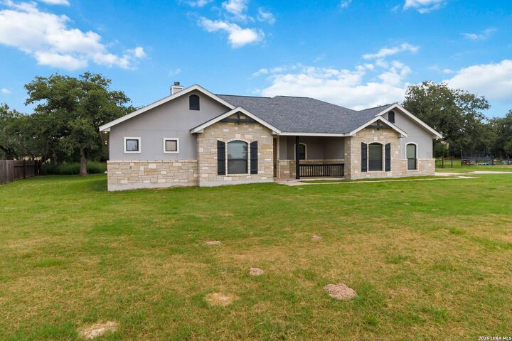 Property Photo:  137 Sendera Crossing  TX 78121 