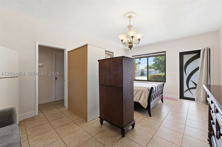 Property Photo: 1419 SW 76th Ct FL 33144