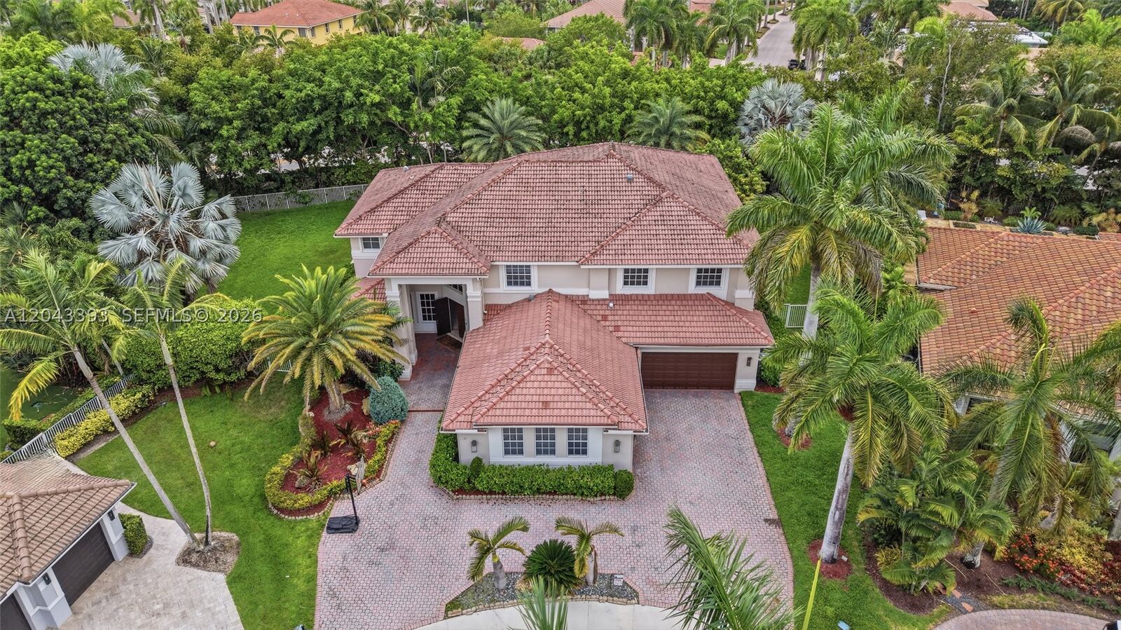 Property Photo:  1585 Victoria Isle Way  FL 33327 