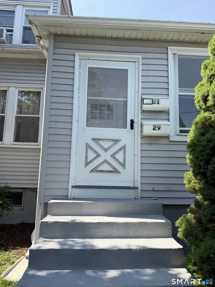 Property Photo:  29 Englewood Avenue  CT 06110 