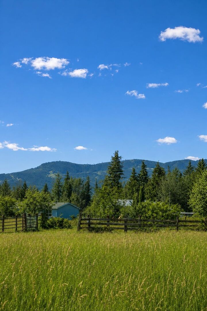 Property Photo:  413xx N Short Rd  WA 99006 