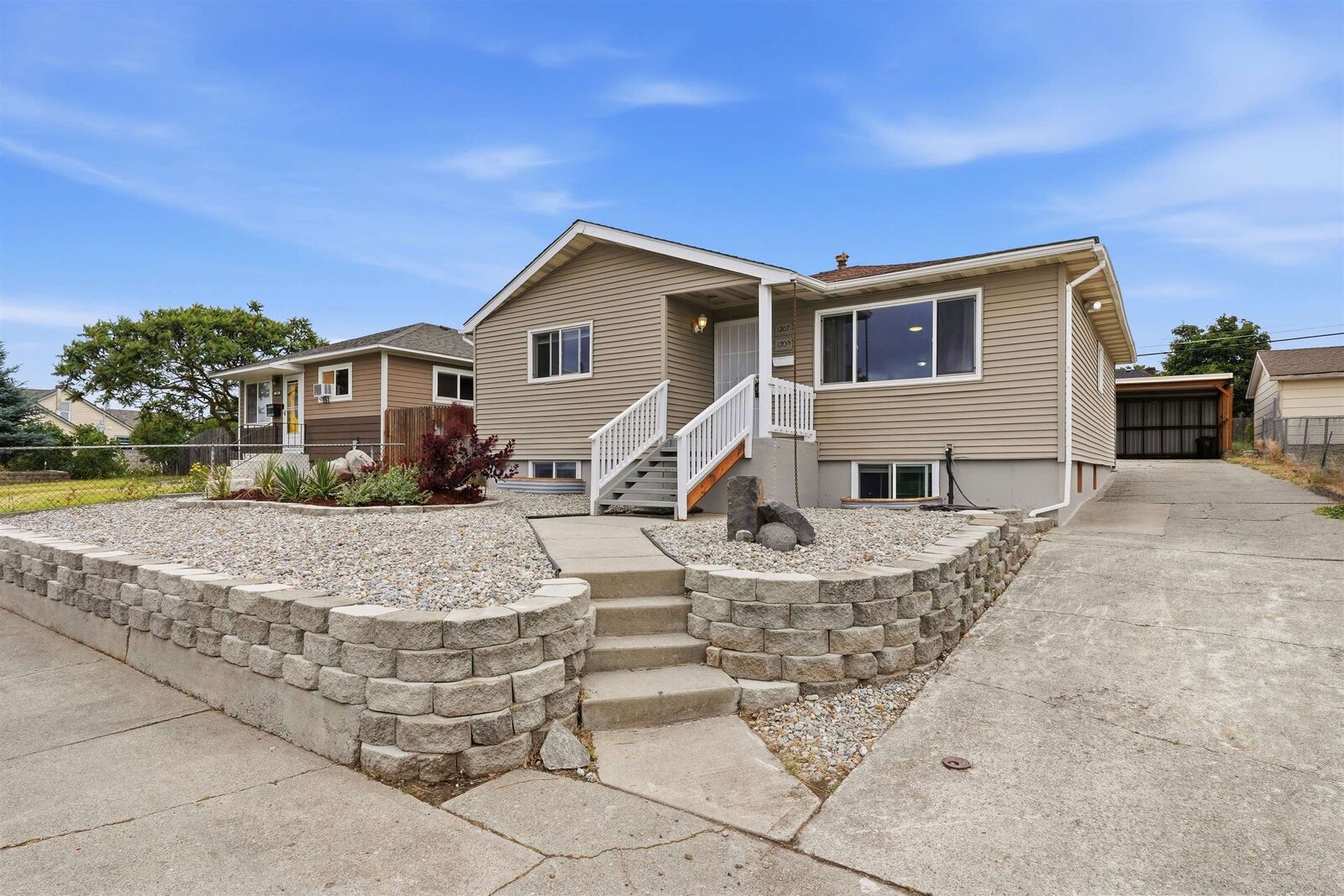 Property Photo:  1207 E Kiernan Ave 1209 E Kiernan Ave  WA 99207 