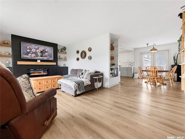 Property Photo:  11 Hayward Place  SK S9H 3Z9 