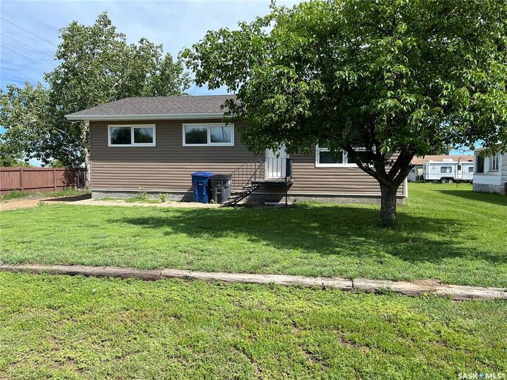 Property Photo: 3 2nd Street E SK S0H 4K0