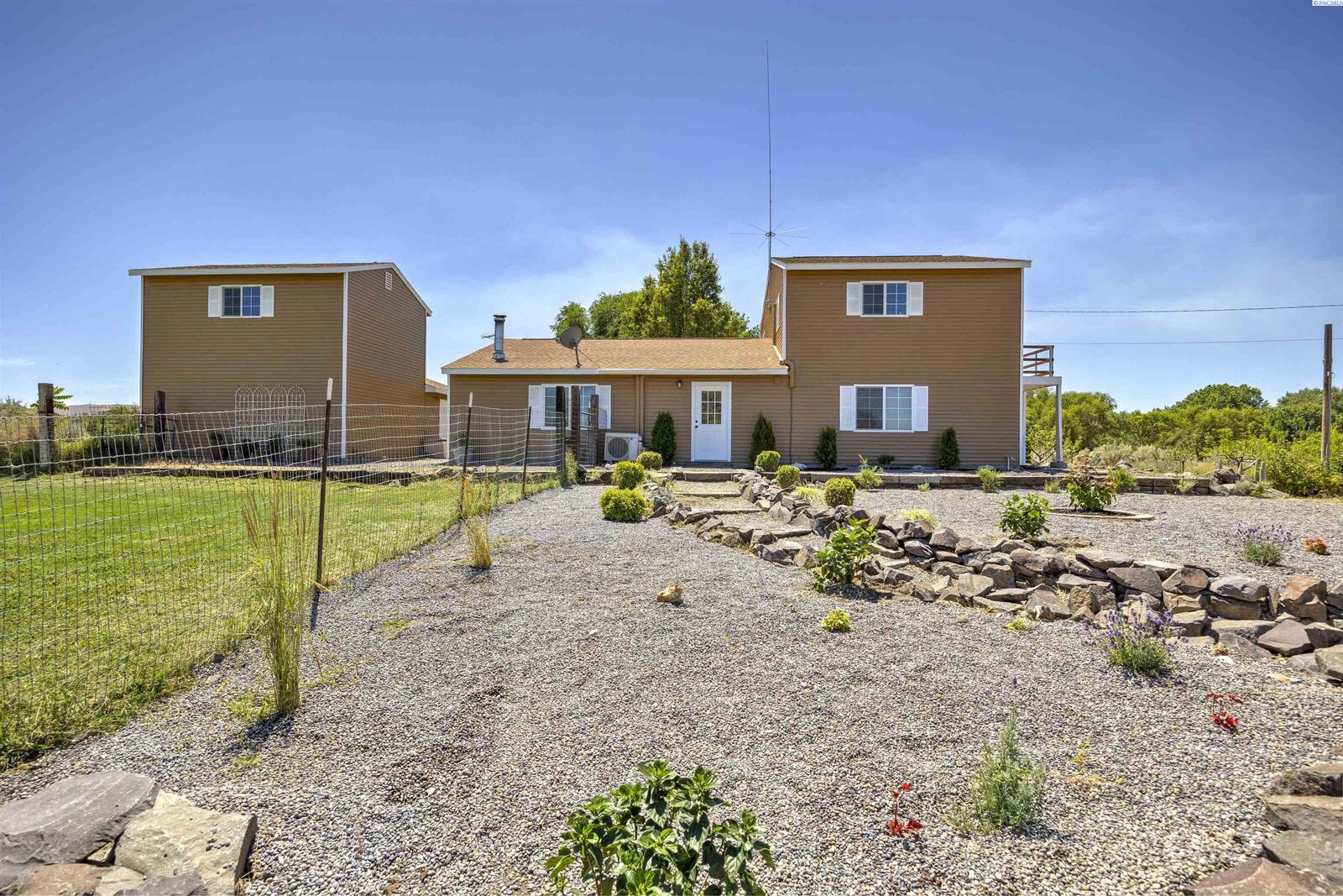 Property Photo:  2975 Hyde Road  WA 99354 