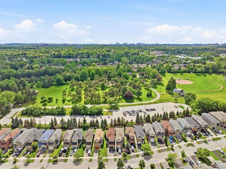 Property Photo:  22 Andona Crescent  ON M1C 5J6 