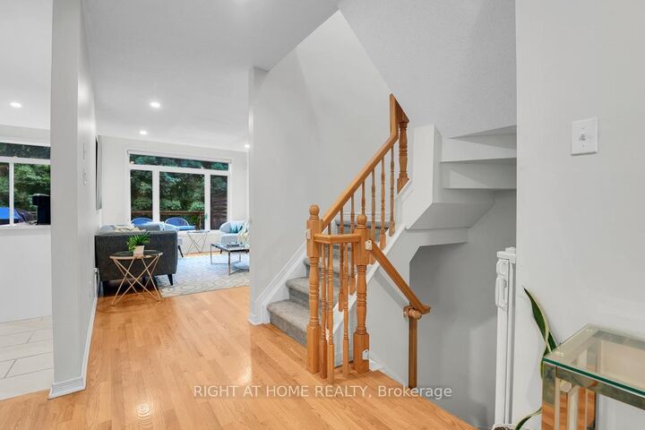 Property Photo:  47 Tobermory Crescent  ON K2K 3M4 