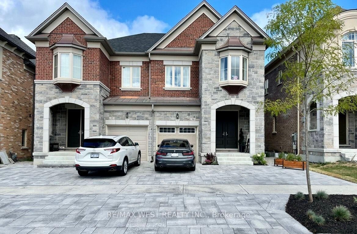 Property Photo:  30 Drizzel Cres Crescent  ON L4E 0G9 