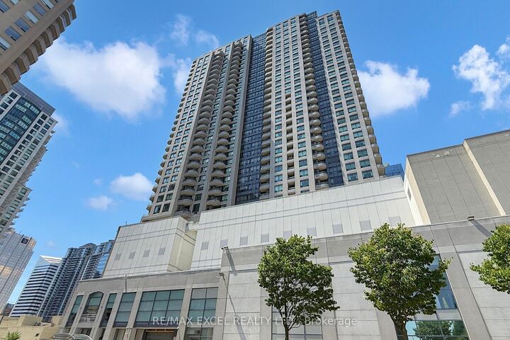 Property Photo: 8 Hillcrest Avenue 2302 ON M2N 3N5