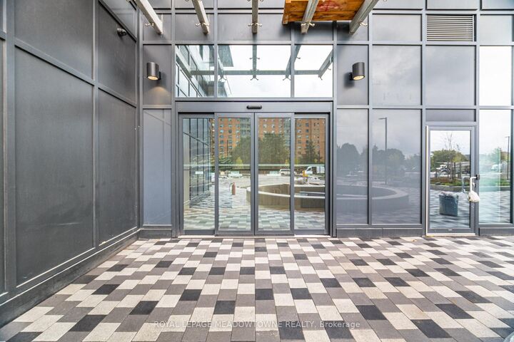 Property Photo:  15 Watergarden Drive 207  ON L5R 0H4 