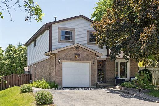 Property Photo:  671 Greenbriar Drive  ON L1G 7J5 