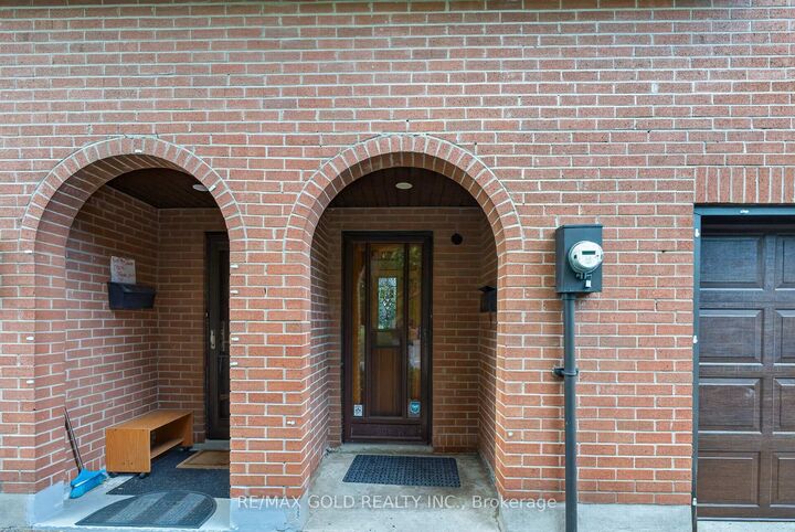 Property Photo: 68 Darras Court ON L6T 1W7