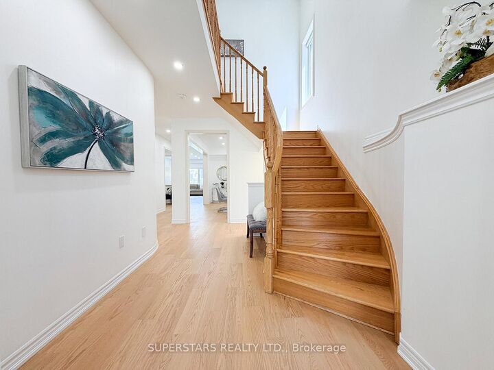 Property Photo:  8 Kavanagh Avenue  ON L9N 0P6 