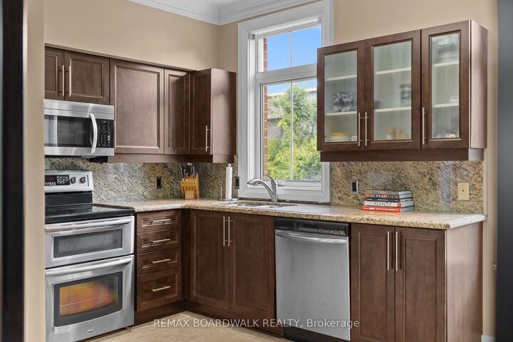 Property Photo:  4 Harvey Street  ON K1S 5S4 