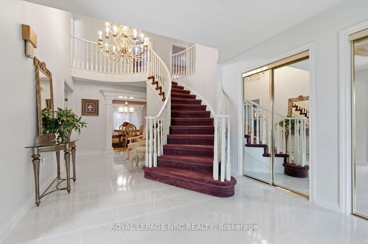 Property Photo: 4 Greenvale Court ON L0S 1E1