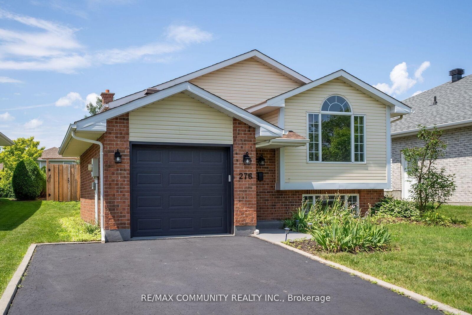 Property Photo:  276 Northwoods Crescent  ON K6H 7K3 