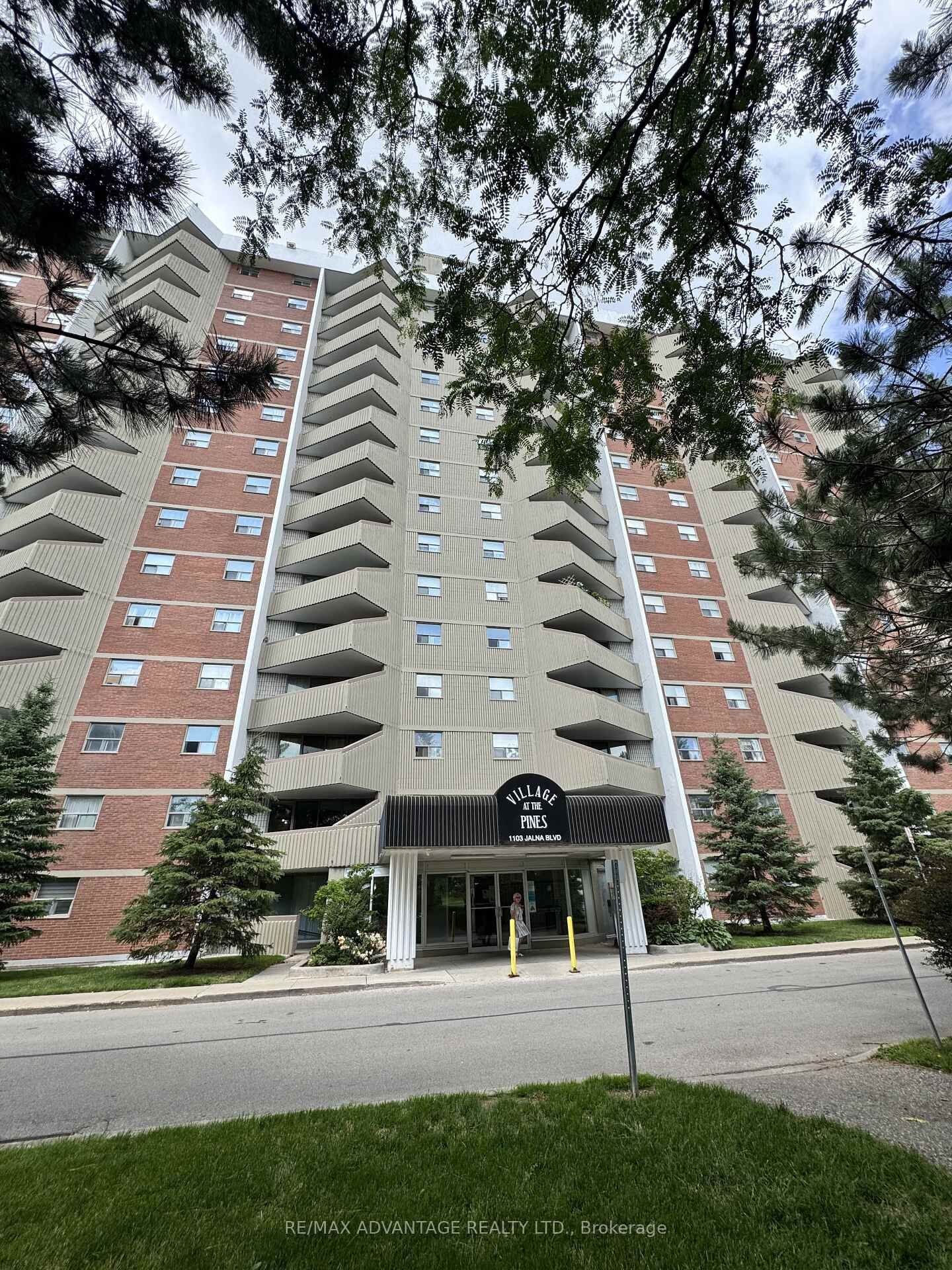 Property Photo: 1103 Jalna Boulevard 904 ON N6E 2S9