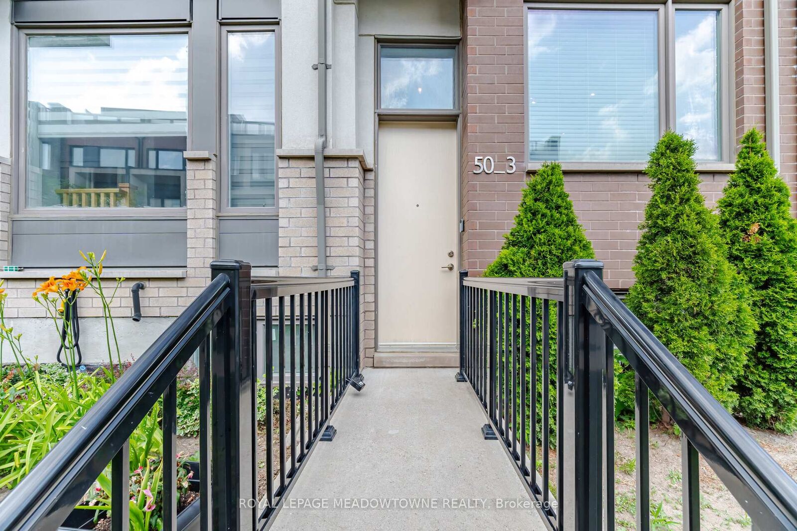 Property Photo:  50 Thomas Mulholland Drive 3  ON M3K 0B5 