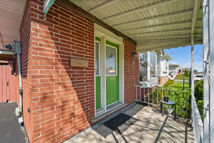 Property Photo:  79 Locheed Drive  ON L8T 4L5 