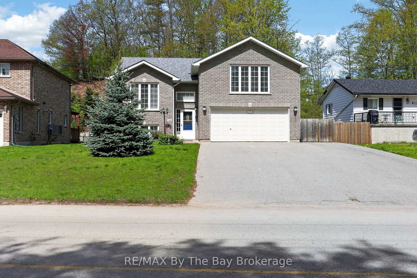 Property Photo:  326 Golf Course Road  ON L9Z 1S5 