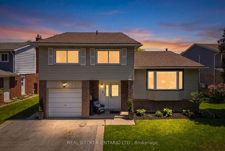 Property Photo:  7 Fairington Crescent  ON L2N 5W2 