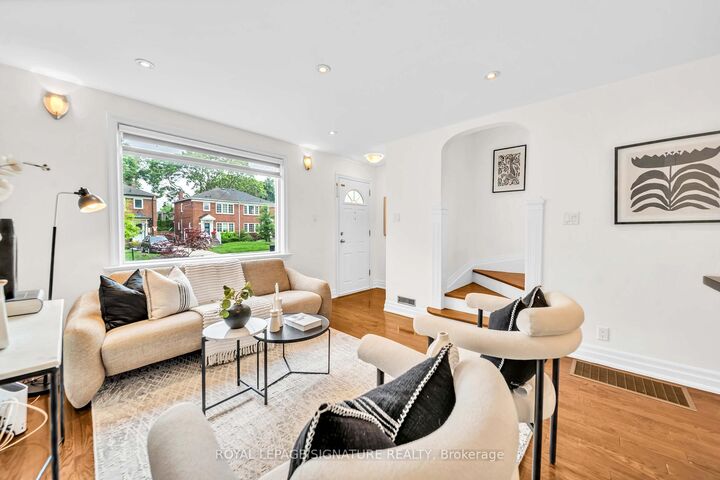 Property Photo:  132 Glenvale Boulevard  ON M4G 2V9 