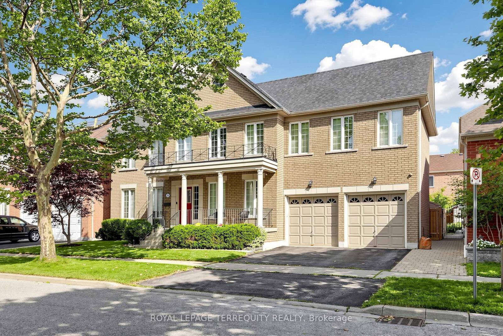 Property Photo:  12 Ballantyne Drive  ON L1T 4H8 