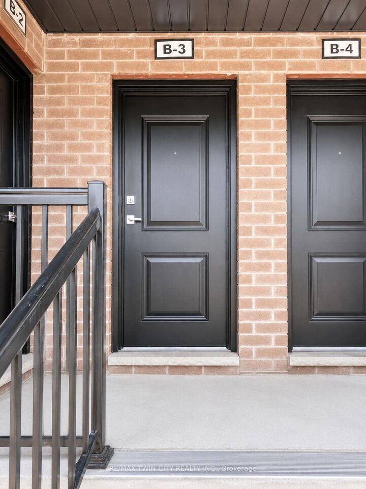 Photo de la propriété:  1331 Countrystone Drive B3  ON N2N 3S4 