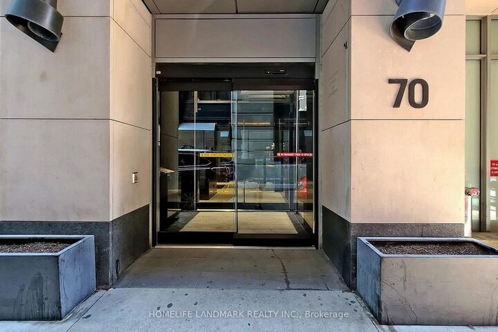 Property Photo: 70 Temperance Street 903 ON M5H 0B1